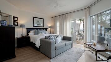 Captain Room | Premium bedding, in-room safe, blackout drapes, WiFi (free)