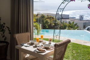 Food and drink - Ocean Watch Guest House (Plettenberg Bay)