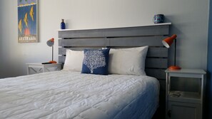 Habitación Deluxe doble | Ropa de cama de alta calidad, decoración individual, escritorio