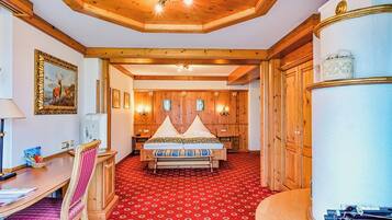 1 bedroom, minibar, in-room safe, desk