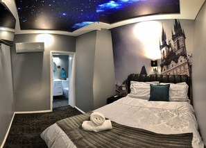 Deluxe Double Room | Minibar, individually decorated, soundproofing, free WiFi - Amelia Boutique Hotel (Fortitude Valley)