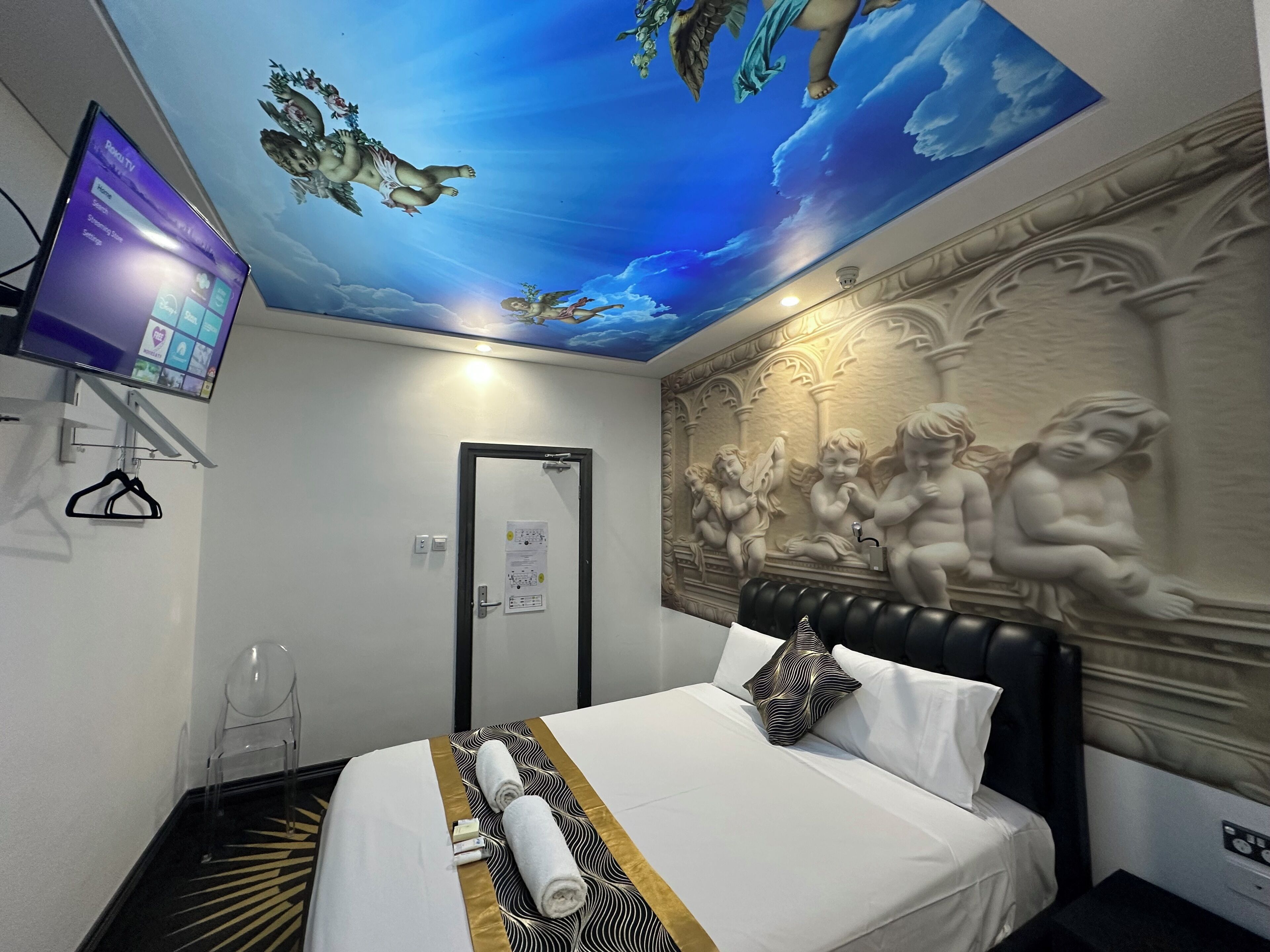 Deluxe Double Room | Minibar, individually decorated, soundproofing, free WiFi