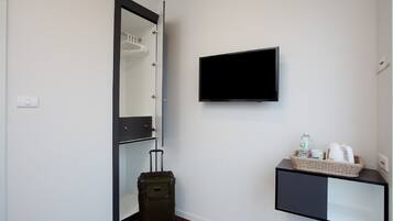 Classic Single Room | Room amenity