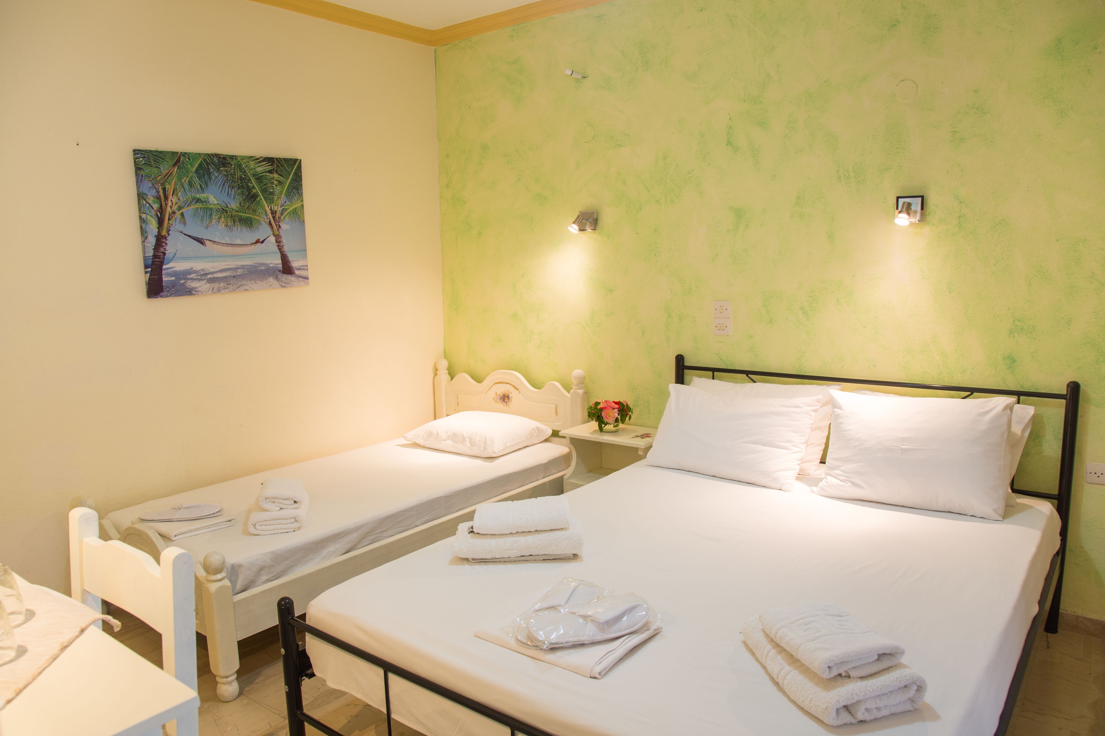 apartment, 2 bedrooms | iron/ironing board, free cots/infant beds, free wifi