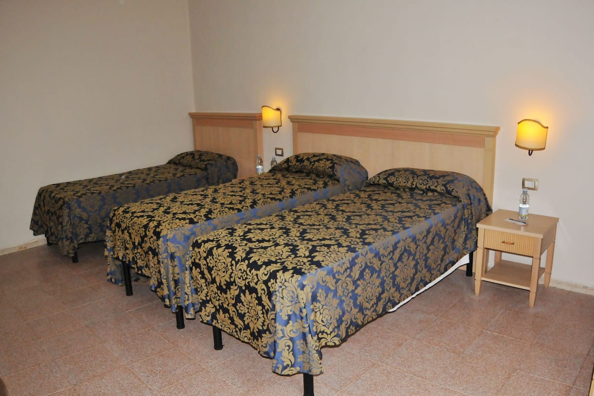 In-room safe, free WiFi, bed sheets