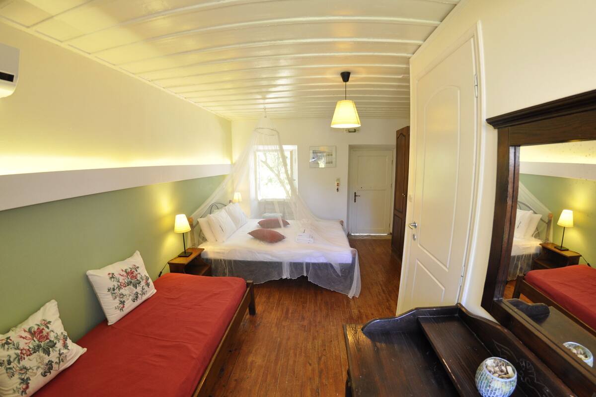 Dreibettzimmer (D1)