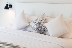 Jacuzzi Villa | Premium bedding, in-room safe, desk, free WiFi - Peggy's Cove Resort (Na Yai Am)