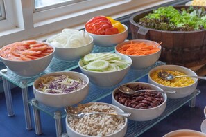 Breakfast buffet - Peggy's Cove Resort (Na Yai Am)