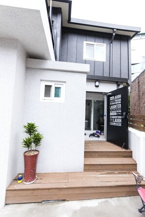 Property entrance - Cobe Guesthouse Dongdaemun - Hostel (Seoul)