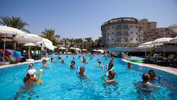 Plage privée, chaises longues, bar de plage