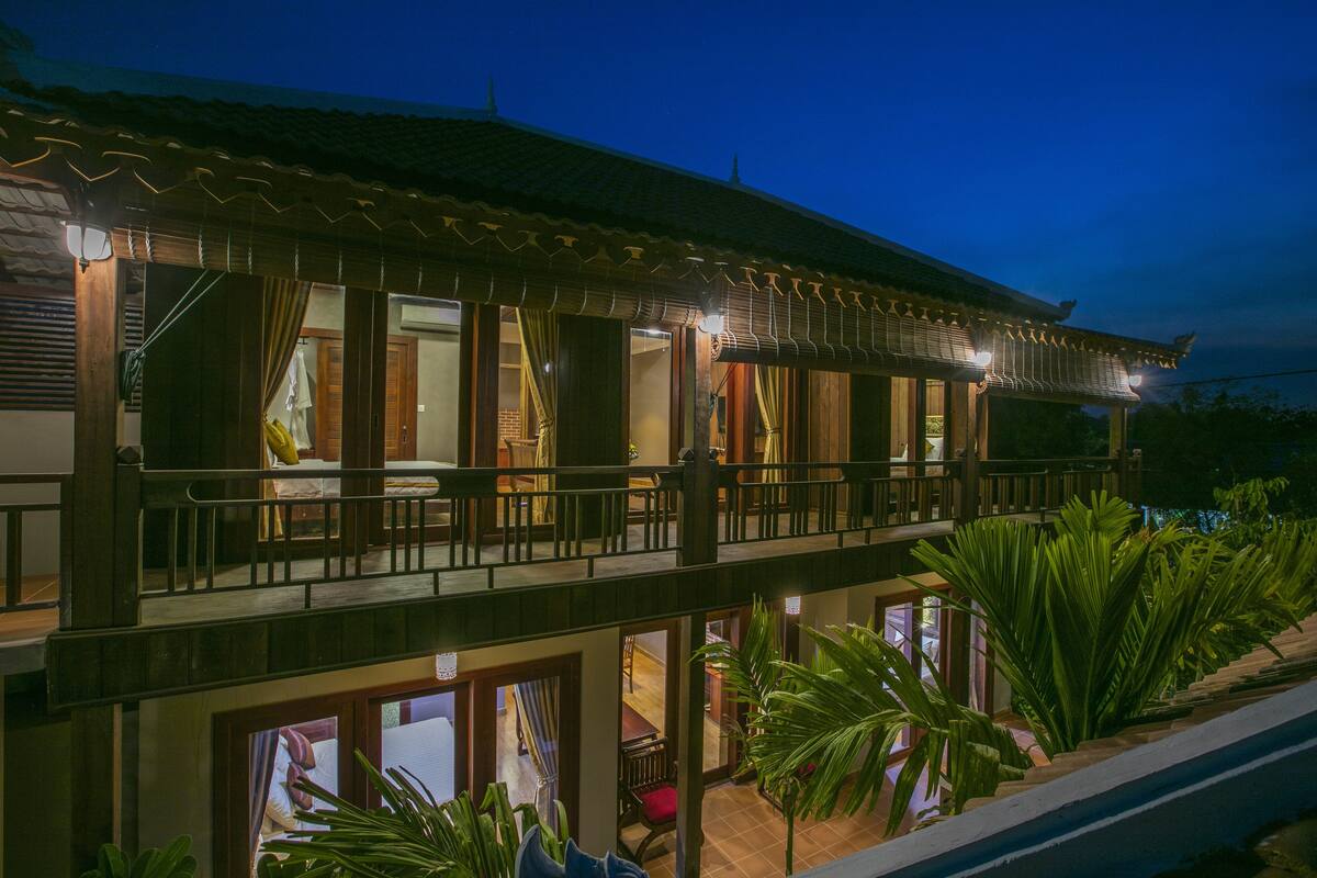 Villa, 4 chambres, piscine privée (Khmer Villa) | Balcon