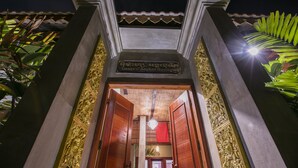 Entrada al alojamiento