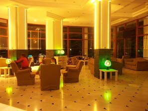 Coin salon dans le hall