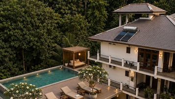 Kolam renang outdoor musiman