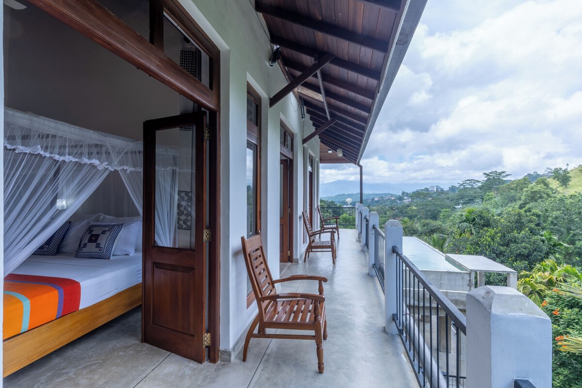 Superior Forest Double | 1 bedroom, premium bedding, desk, laptop workspace