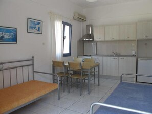 Living area - NIKOLAS APARTMENTS (Malevizi)