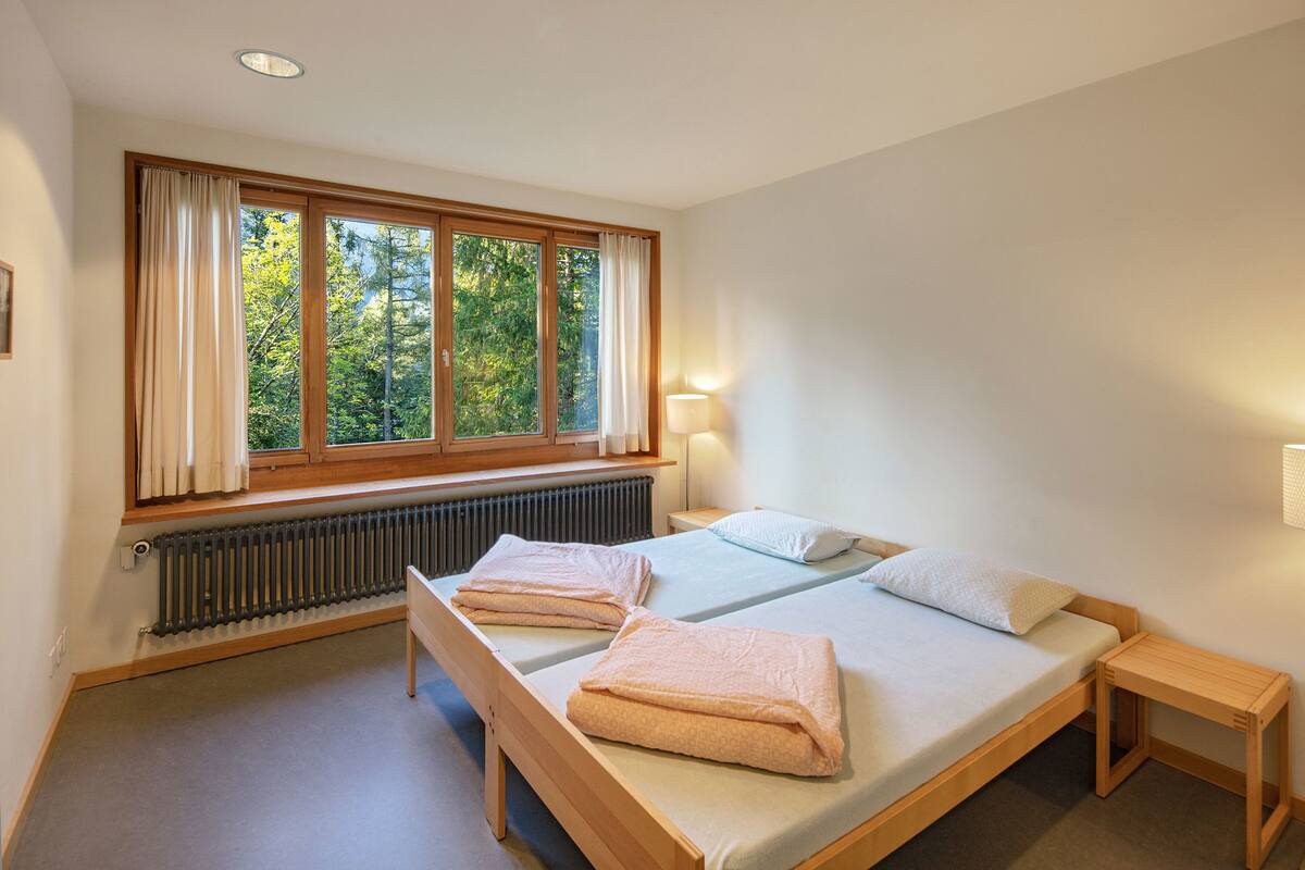 Schreibtisch, kostenloses WLAN, Bettwäsche