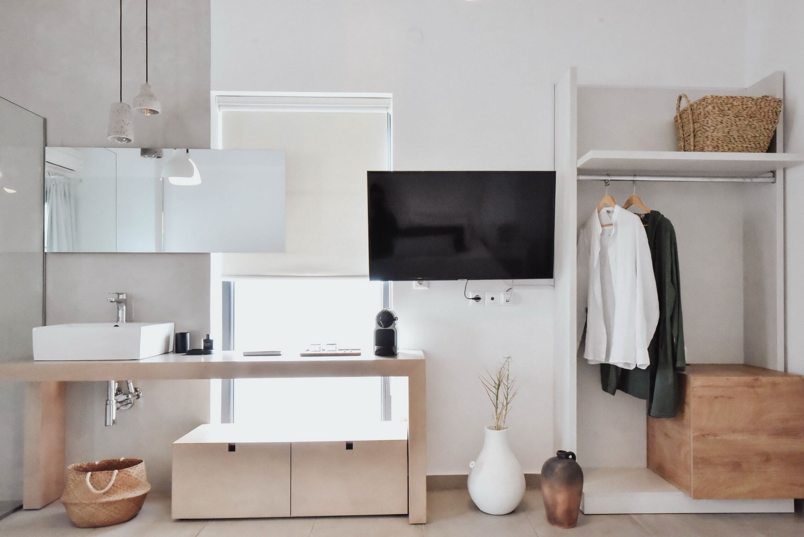 Suite, Ground Floor (Ekati) | Minibar, in-room safe, soundproofing, iron/ironing board