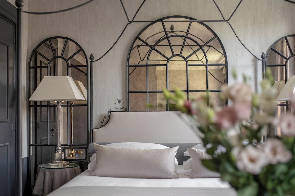 1 bedroom, Frette Italian sheets, premium bedding, down duvets