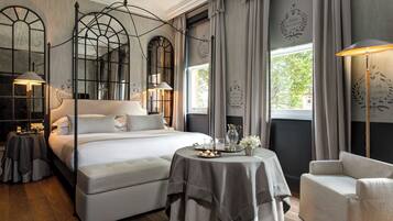 Kahden hengen superior-huone | 1 makuuhuone, italialaiset Frette-lakanat, ylelliset vuodevaatteet