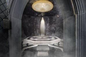 Behandelingskamers voor koppels, een Turks bad/hammam