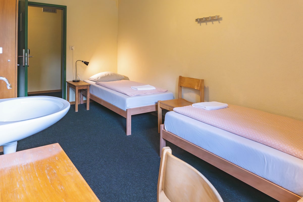 In-room safe, free WiFi, bed sheets