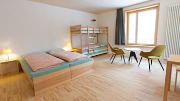 Chambre Quadruple, salle de bains privée