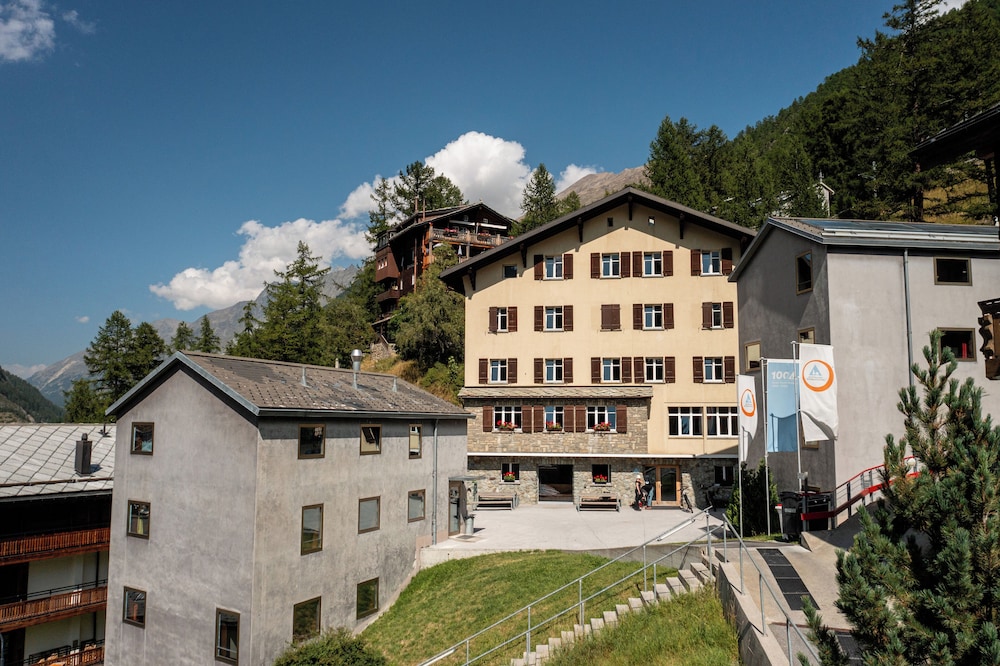 Youth Hostel Zermatt by null