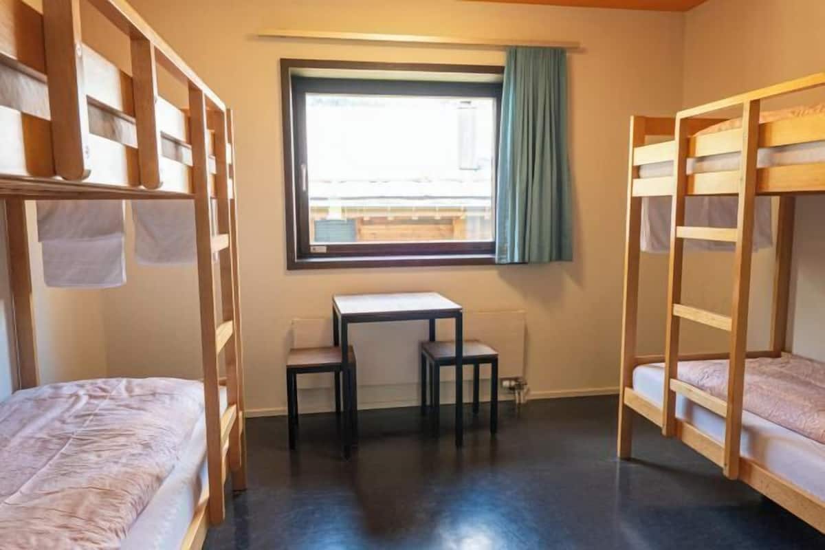 書桌、免費無線上網