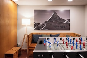 Lobby sitting area - Youth Hostel Zermatt (Zermatt)