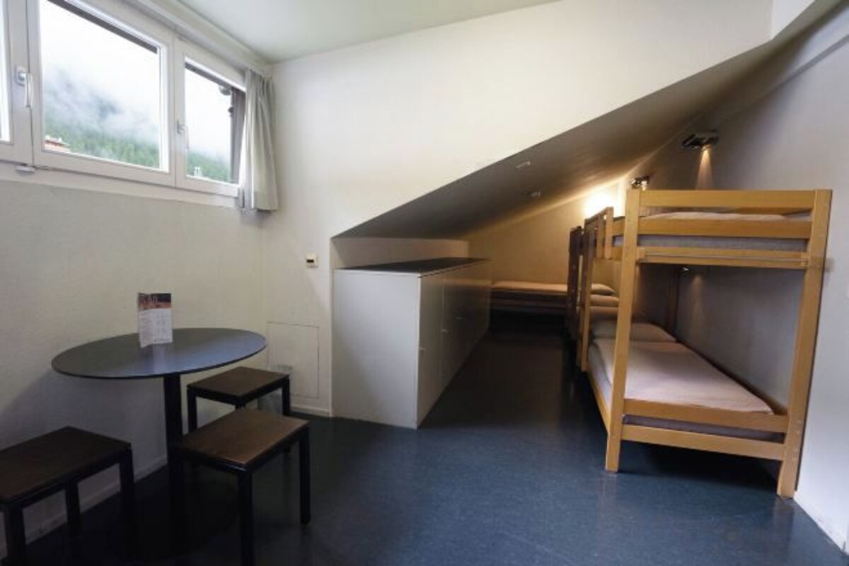 Bed In 8 Beds Dormitory