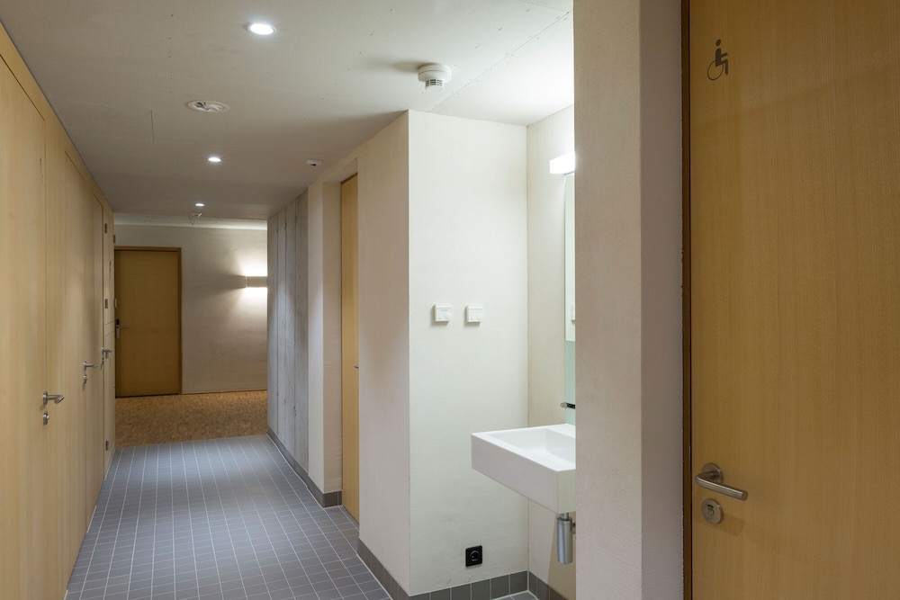 Jugendherberge Gstaad Saanenland by null