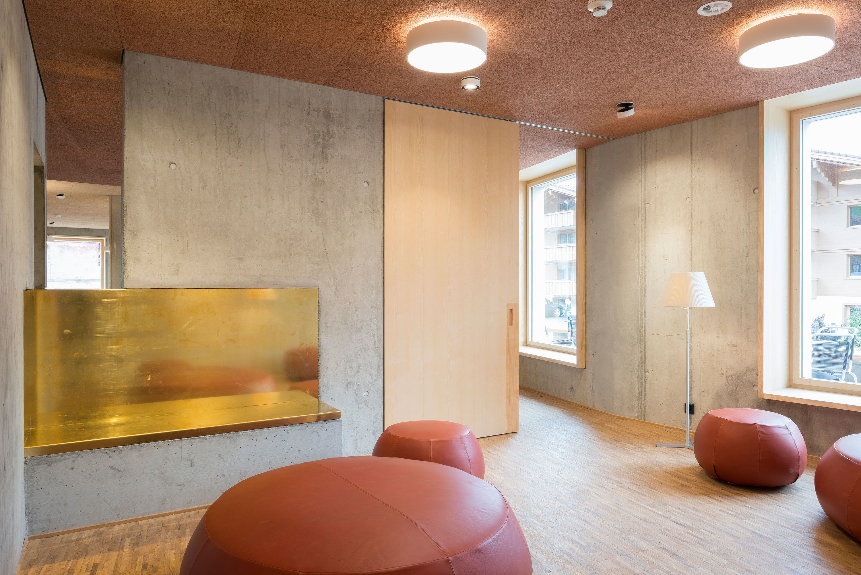 Coin salon dans le hall