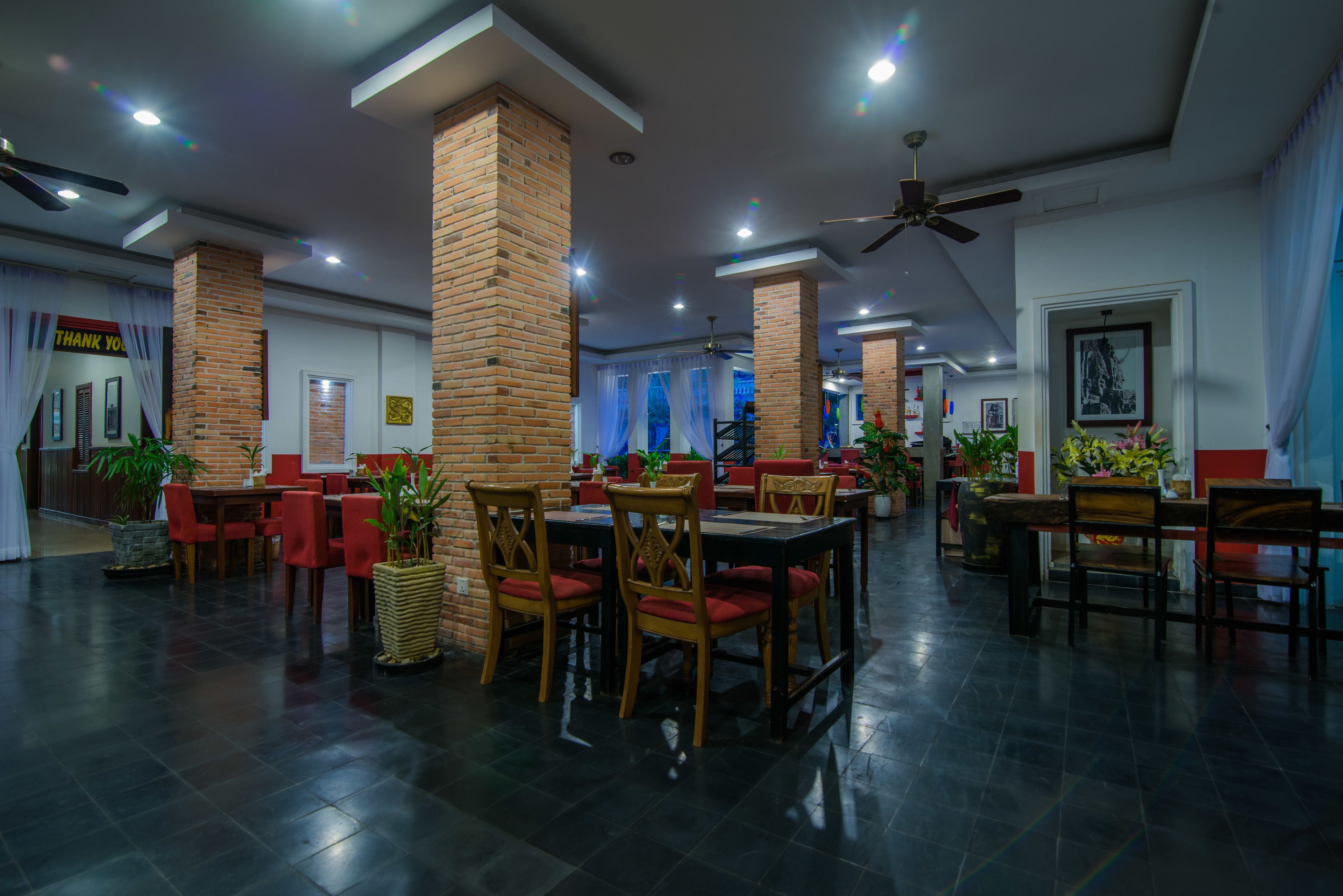 breakfast, lunch, dinner served; cambodian cuisine