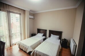 Standard Twin Room, 2 Single Beds - Hotel Riva (Batumi)