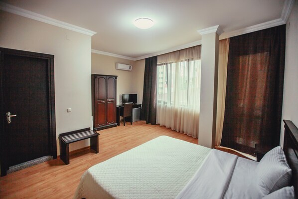 Standard Double Room, 1 Double Bed | In-room safe, desk, rollaway beds, free WiFi