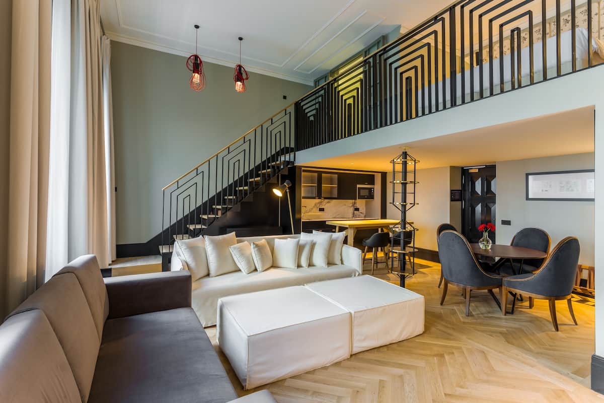 Family Duplex, 1 Bedroom | 2 bedrooms, minibar, in-room safe, desk