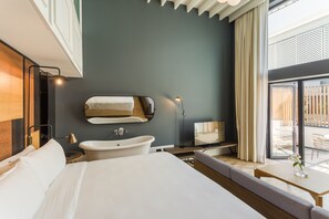 Minibar, coffres-forts dans les chambres, bureau, chambres insonorisées