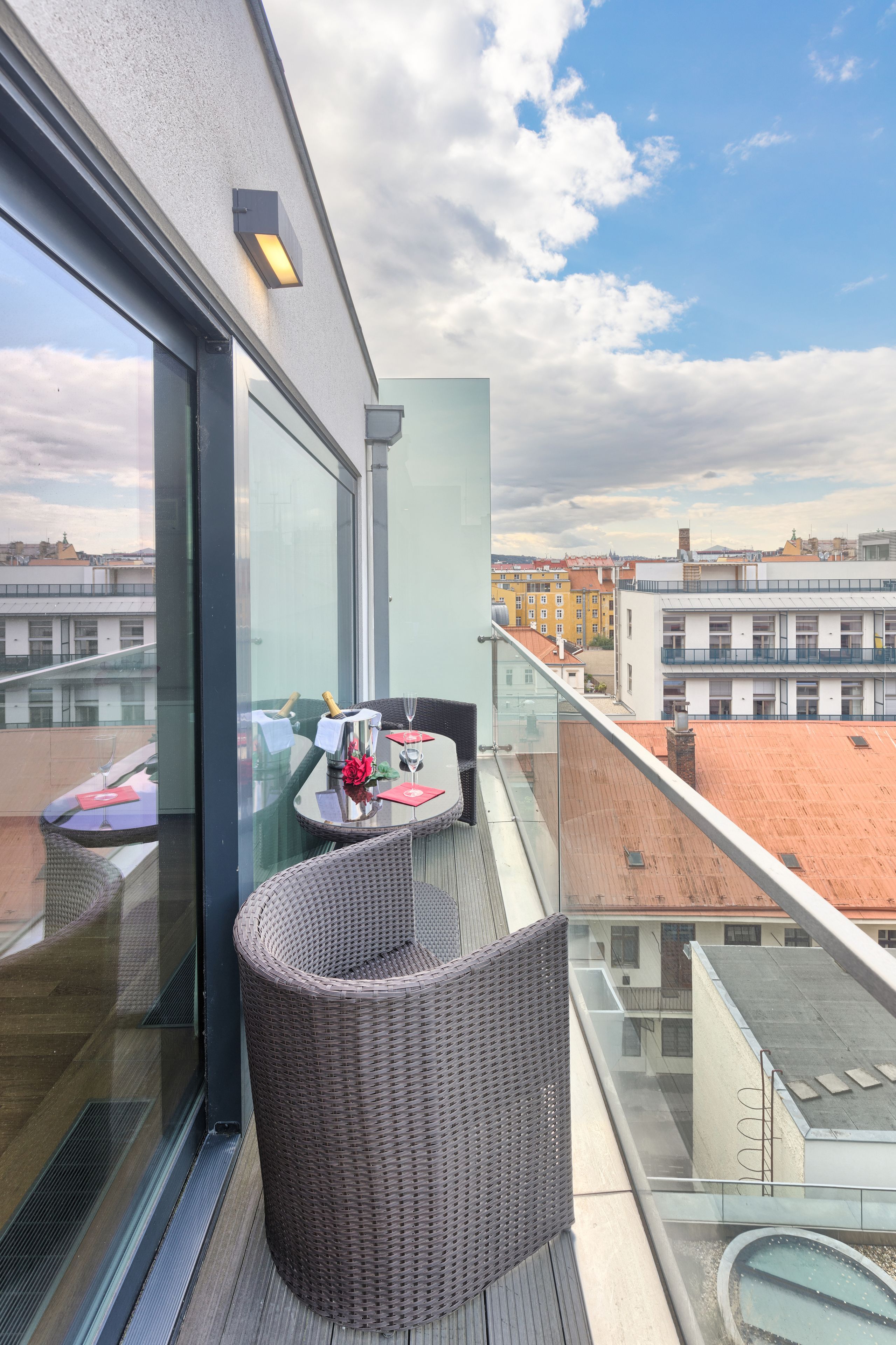 EMPIRENT Karlin Apartments