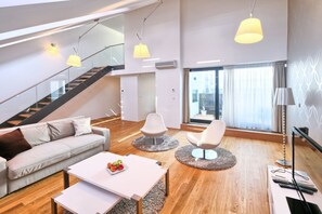 Duplex, Terrace | Living area