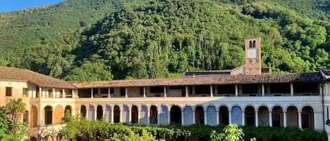 Minibar, in-room safe, desk, cribs/infant beds