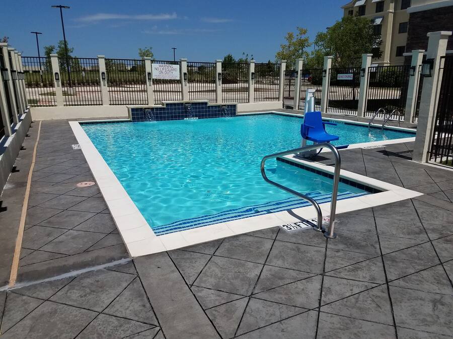 Outdoor pool, pool loungers