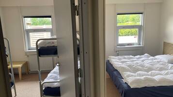 Habitación familiar | Wifi gratis y ropa de cama