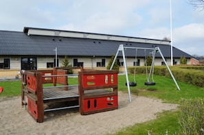 Children's play area - outdoor - Danhostel Thorhallen Jels (Rodding)