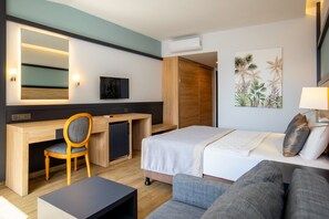 Double or Twin Room | In-room safe, soundproofing, free cribs/infant beds, free WiFi - Club Dizalya Hotel (Alanya)