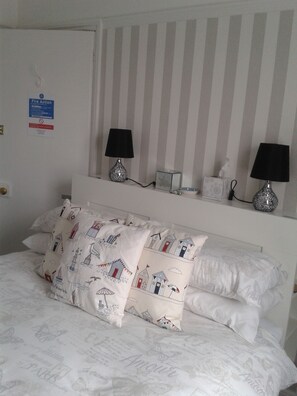 Doppelzimmer, mit Bad | Kostenloses WLAN, Bettwäsche