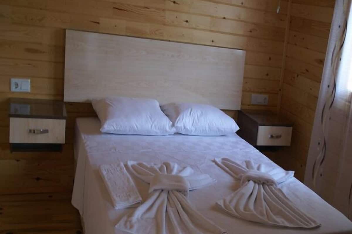 1 bedroom, premium bedding, in-room safe, desk