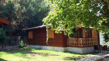 Villa | 1 bedroom, premium bedding, in-room safe, desk