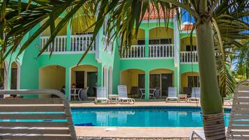 Outdoor pool, pool loungers