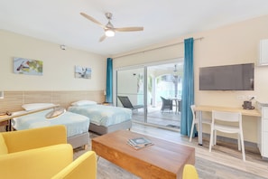Deluxe Studio, Pool View, Poolside - Coral Paradise Resort (Kralendijk)